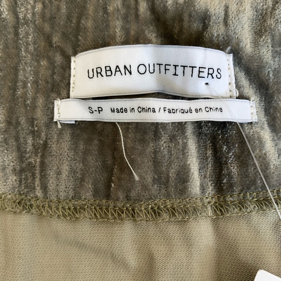 NWT Urban Outfitters Crushed Velvet Green Top sz S - Picture 3 of 7